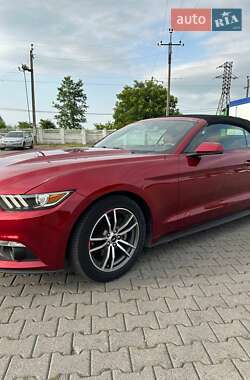 Кабриолет Ford Mustang 2016 в 