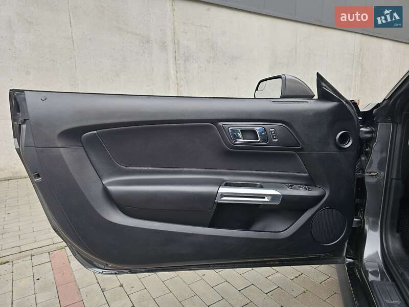 Купе Ford Mustang 2016 в Киеве