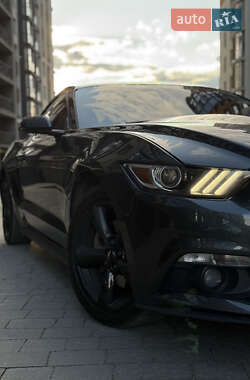 Купе Ford Mustang 2015 в 