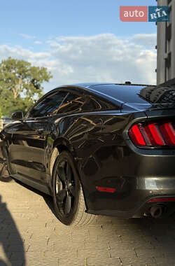 Купе Ford Mustang 2015 в 