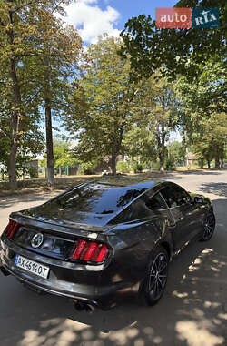 Купе Ford Mustang 2015 в 