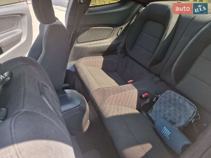 Купе Ford Mustang 2017 в Киеве фото 3 Купе Ford Mustang 2017 в Киеве