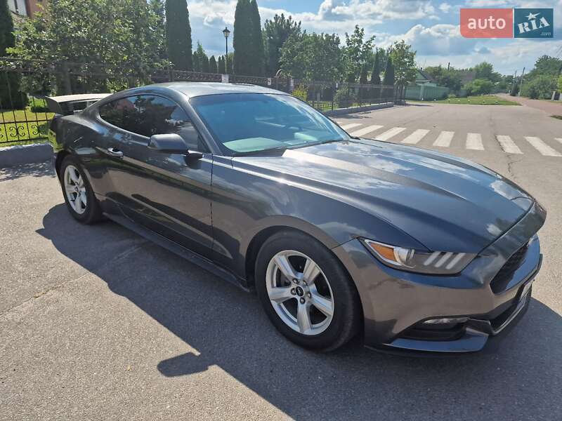Купе Ford Mustang 2017 в Киеве фото 7 Купе Ford Mustang 2017 в Киеве