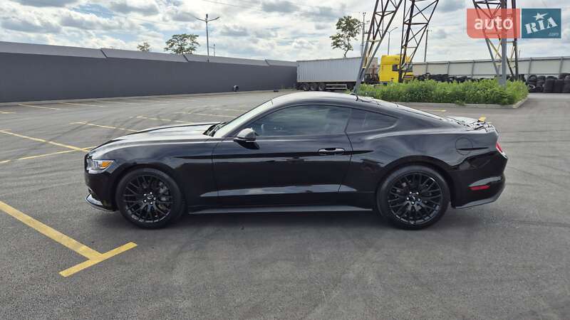 Купе Ford Mustang 2016 в Києві