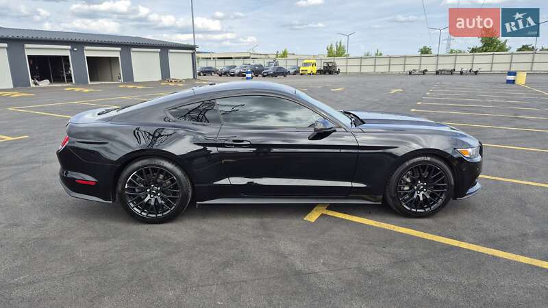 Купе Ford Mustang 2016 в Києві