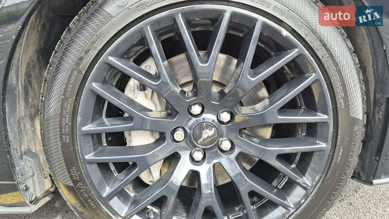 Купе Ford Mustang 2016 в Києві