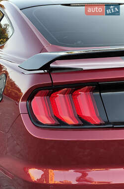 Купе Ford Mustang 2017 в 