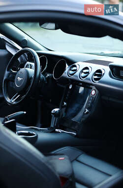 Купе Ford Mustang 2015 в 
