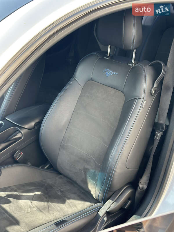 Купе Ford Mustang 2016 в Львове