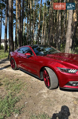 Купе Ford Mustang 2015 в 