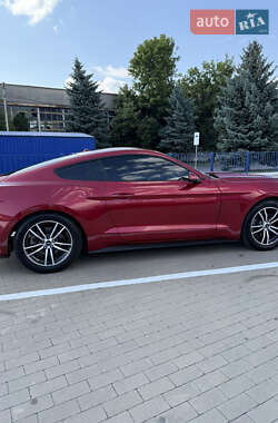 Купе Ford Mustang 2017 в 