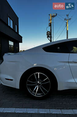 Купе Ford Mustang 2016 в 