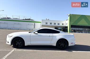 Купе Ford Mustang 2017 в 