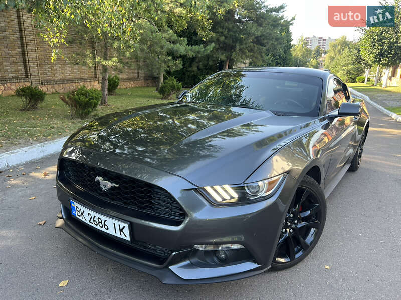 Купе Ford Mustang 2017 в 