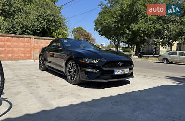 Кабриолет Ford Mustang 2019 в 