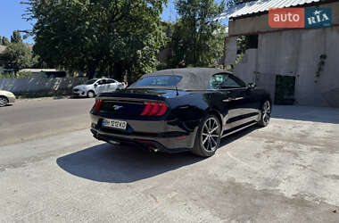 Кабриолет Ford Mustang 2019 в 