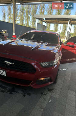 Купе Ford Mustang 2015 в 