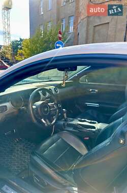 Купе Ford Mustang 2015 в 