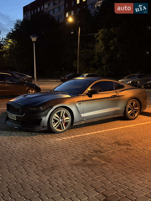 Купе Ford Mustang 2015 в Львове