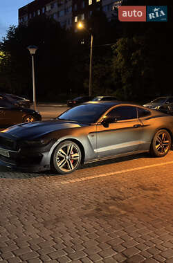 Купе Ford Mustang 2015 в 