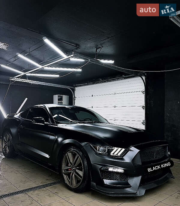 Купе Ford Mustang 2015 в Львове