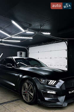 Купе Ford Mustang 2015 в 