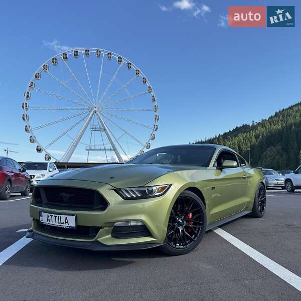 Купе Ford Mustang 2015 в 