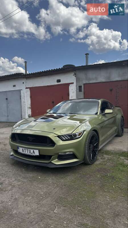 Купе Ford Mustang 2015 в Хмельницком