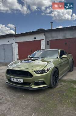 Купе Ford Mustang 2015 в 