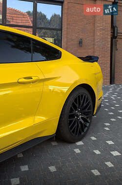 Купе Ford Mustang 2014 в 
