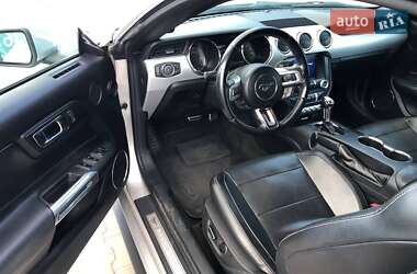 Кабриолет Ford Mustang 2016 в 