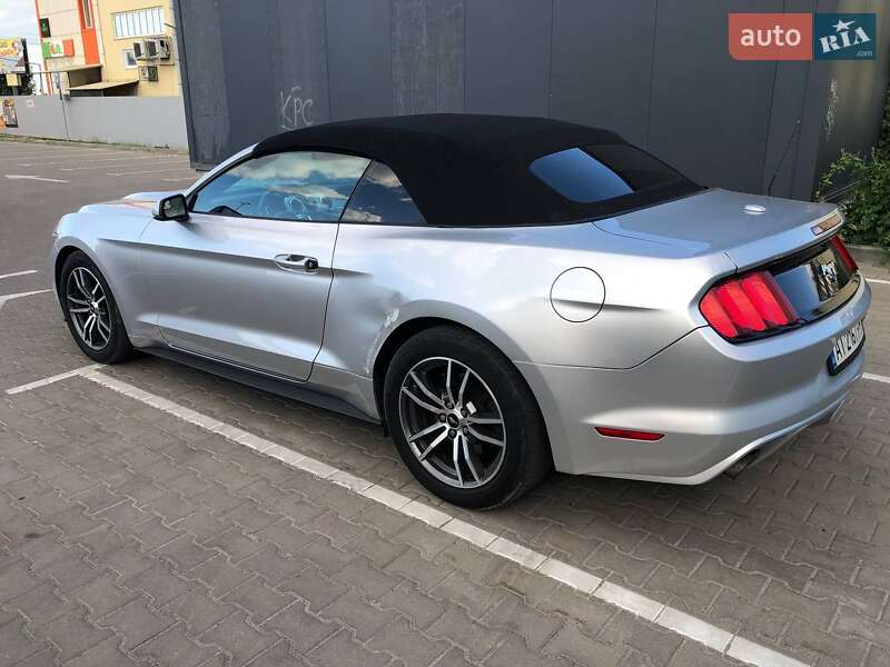 Кабриолет Ford Mustang 2016 в Киеве