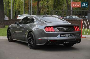 Купе Ford Mustang 2022 в 