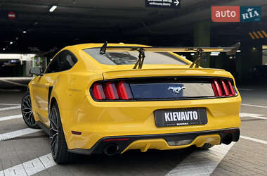 Купе Ford Mustang 2014 в 
