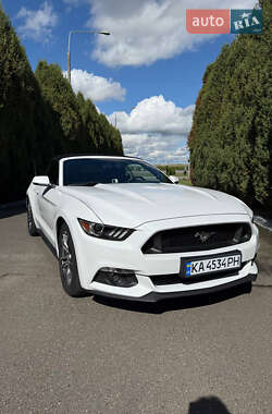 Кабриолет Ford Mustang 2016 в 