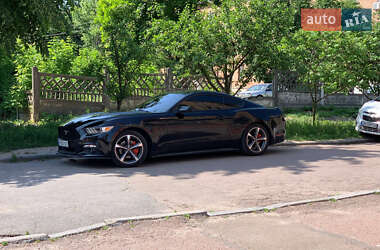 Купе Ford Mustang 2015 в 