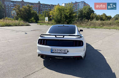 Купе Ford Mustang 2015 в 