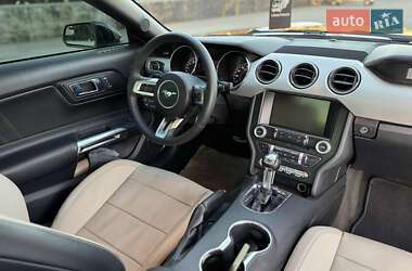 Купе Ford Mustang 2015 в 
