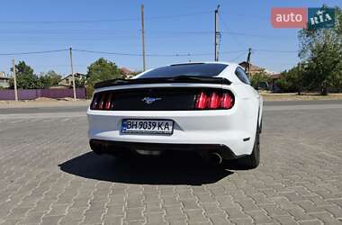 Купе Ford Mustang 2015 в 