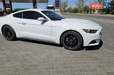 Купе Ford Mustang 2015 в 