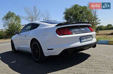 Купе Ford Mustang 2015 в 