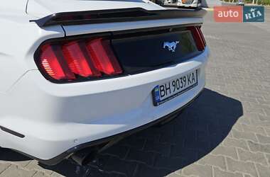 Купе Ford Mustang 2015 в 