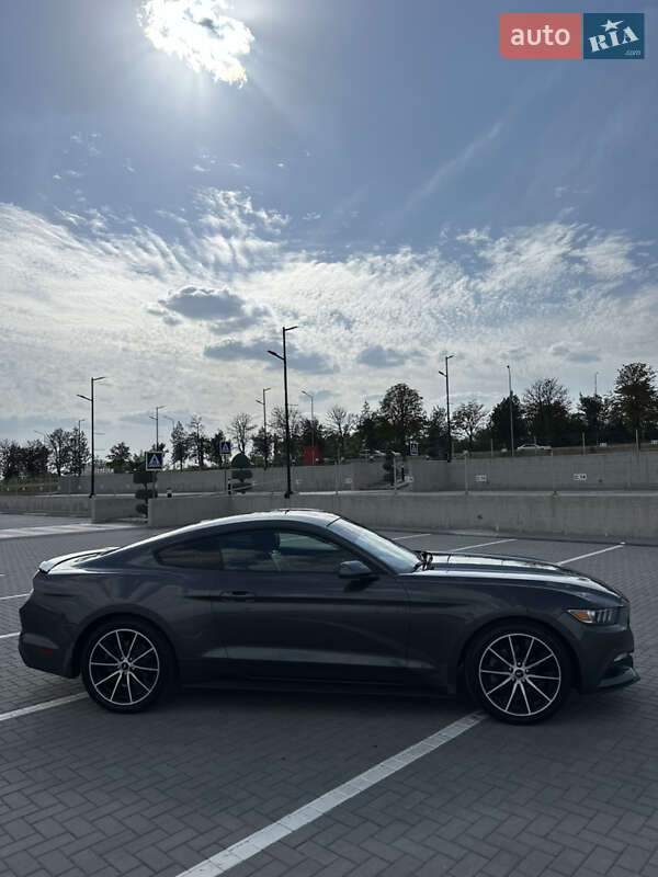 Купе Ford Mustang 2016 в Киеве фото 4 Купе Ford Mustang 2016 в Киеве