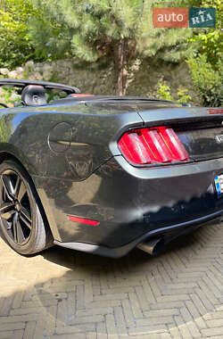 Кабриолет Ford Mustang 2015 в 