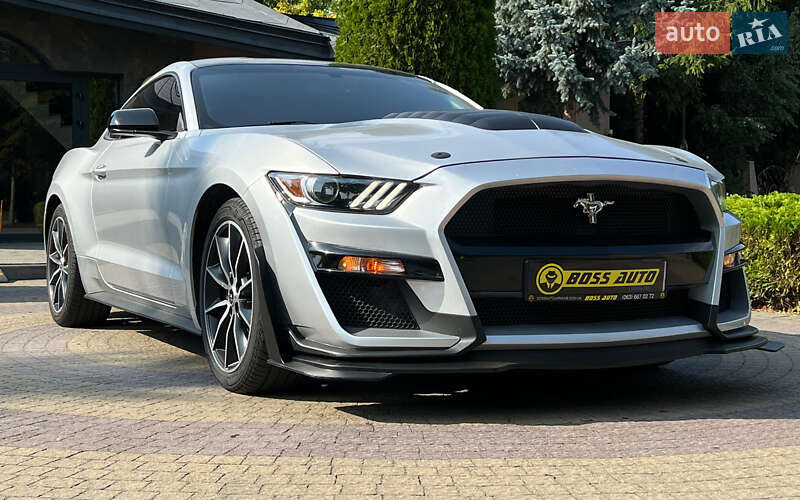 Купе Ford Mustang 2016 в 