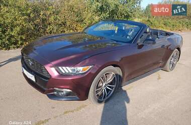 Кабриолет Ford Mustang 2016 в 