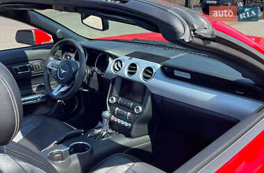 Кабриолет Ford Mustang 2015 в 
