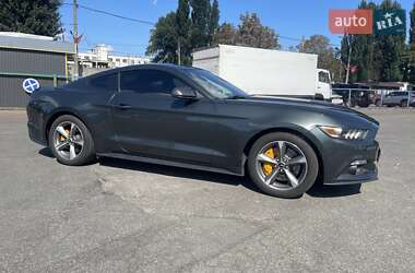 Купе Ford Mustang 2015 в 