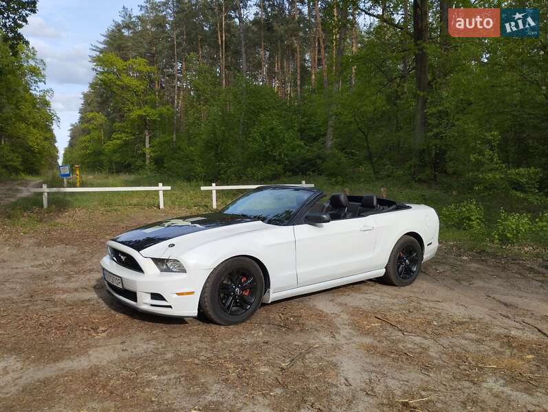 Кабриолет Ford Mustang 2014 в Киеве