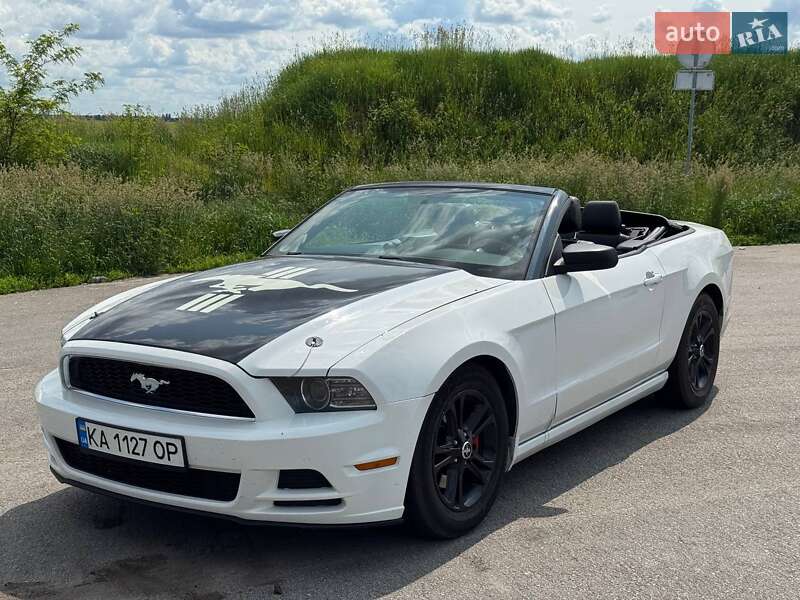 Кабриолет Ford Mustang 2014 в Киеве